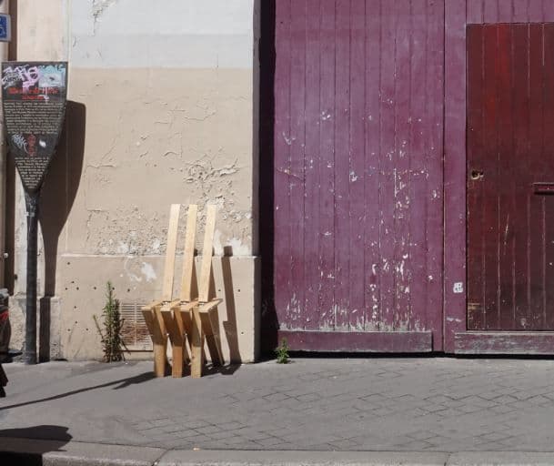 Chaise Klatte dans la rue